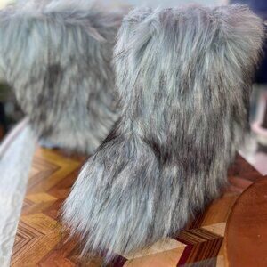 Sasha Bearpaw Frost Blue/Grey/Black Furry Booties